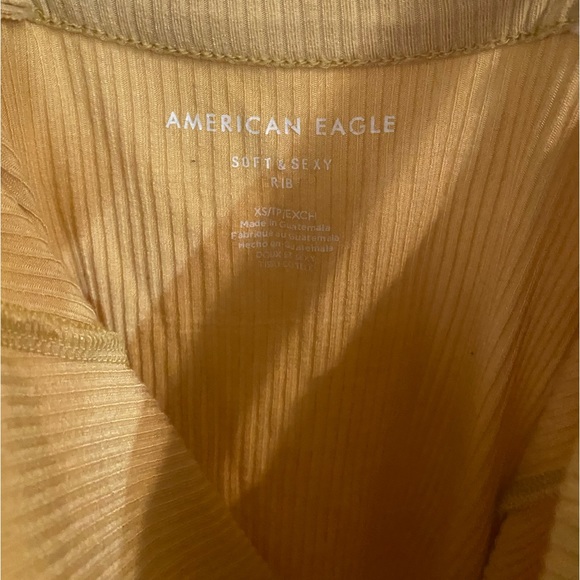 basic tank top 🌻 - Picture 3 of 3